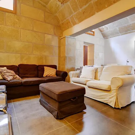 Amilcar House By Slow *