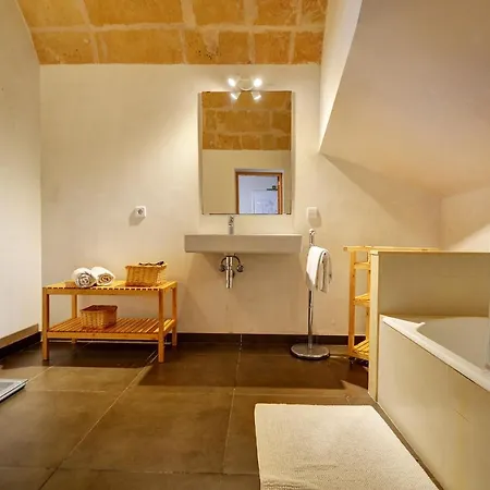 Semesterbostad Amilcar House By Slow